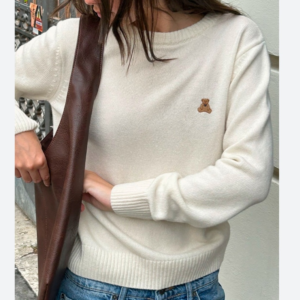 Subdued Woman’sCream Crewneck Long Sleeve Wool Cashmere Teddy Bear Sweater